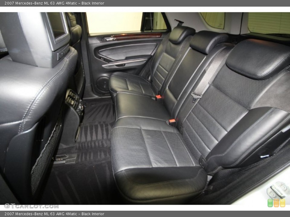 Black Interior Rear Seat for the 2007 Mercedes-Benz ML 63 AMG 4Matic #59878790