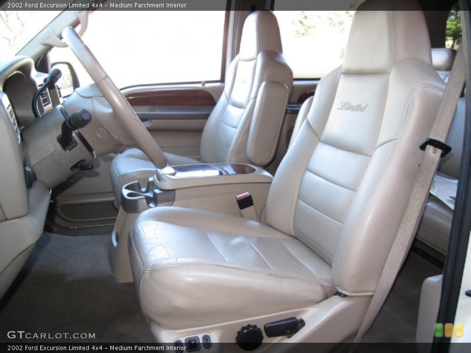 Medium Parchment Interior Photo for the 2002 Ford Excursion Limited 4x4 #59897612