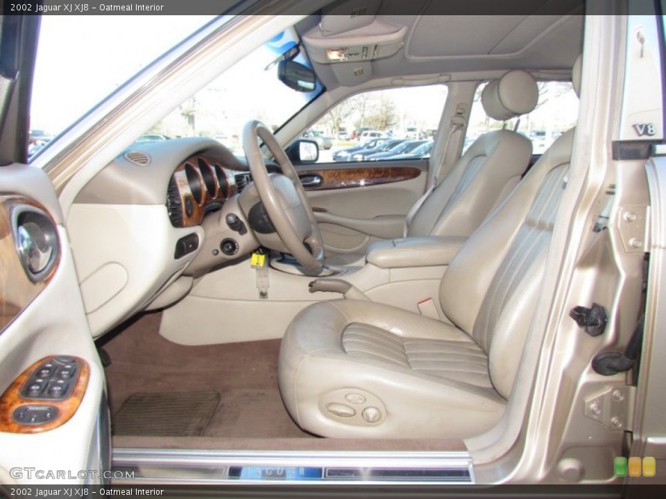 Oatmeal Interior Photo for the 2002 Jaguar XJ XJ8 #59901899