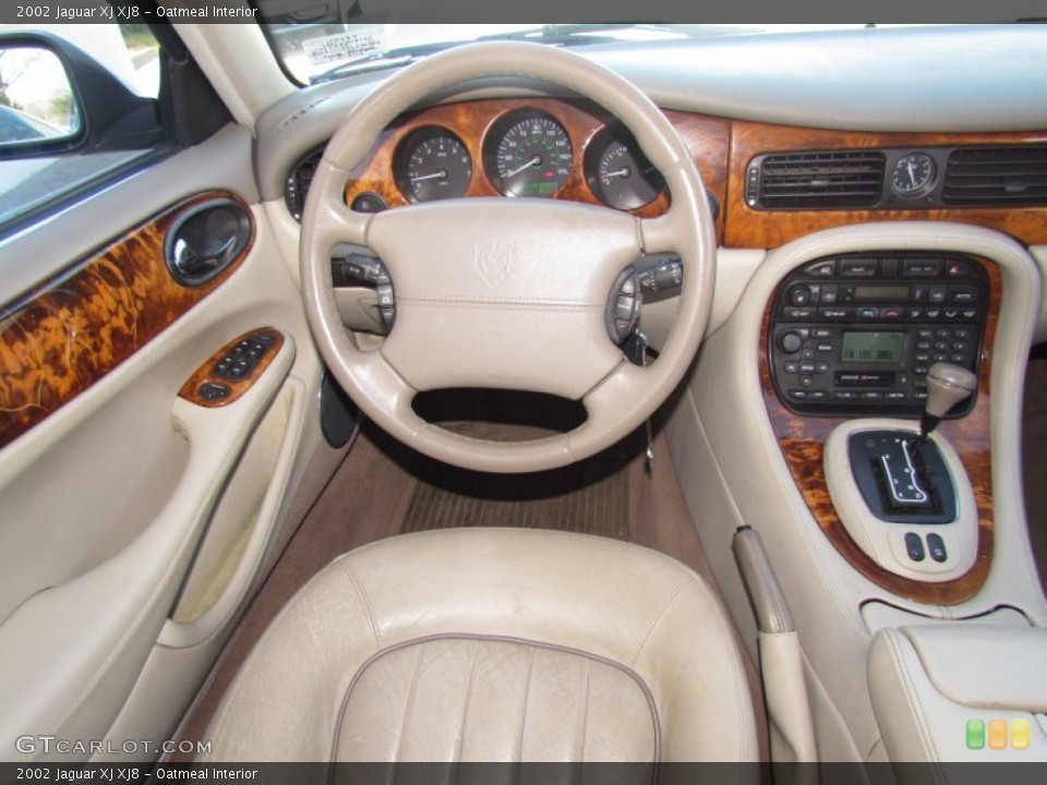 Oatmeal Interior Photo for the 2002 Jaguar XJ XJ8 #59901954