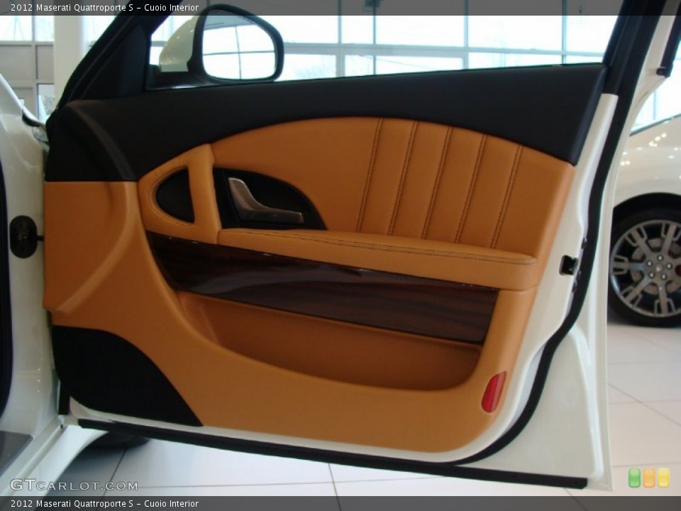 Cuoio Interior Door Panel for the 2012 Maserati Quattroporte S #59908469