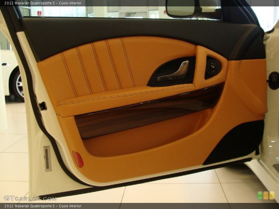 Cuoio Interior Door Panel for the 2012 Maserati Quattroporte S #59908497