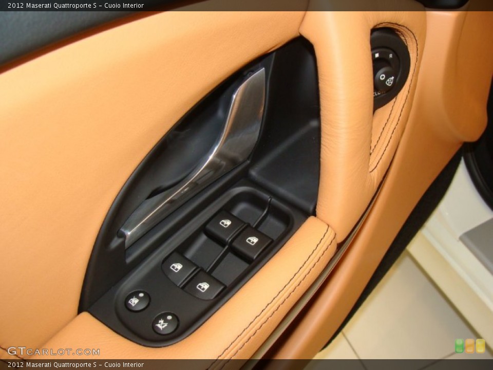 Cuoio Interior Controls for the 2012 Maserati Quattroporte S #59908514