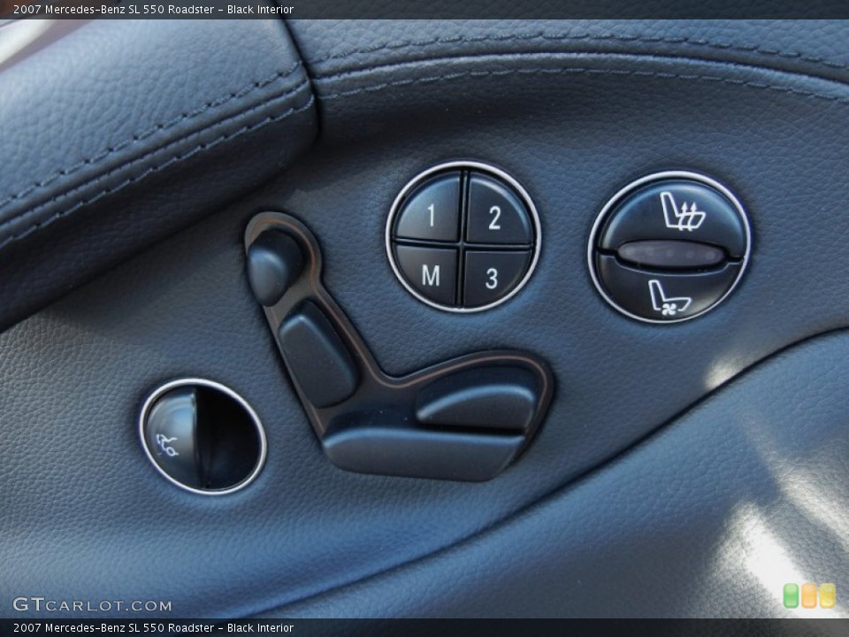 Black Interior Controls for the 2007 Mercedes-Benz SL 550 Roadster #59912687
