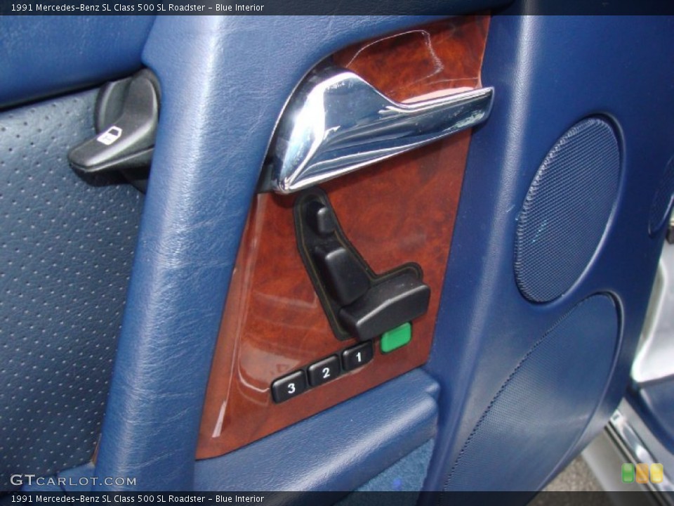 Blue Interior Controls for the 1991 Mercedes-Benz SL Class 500 SL Roadster #59924009