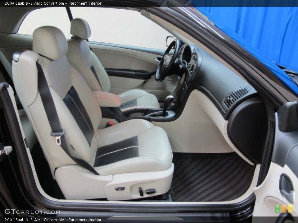 Parchment Interior Photo for the 2004 Saab 9-3 Aero Convertible #59928143