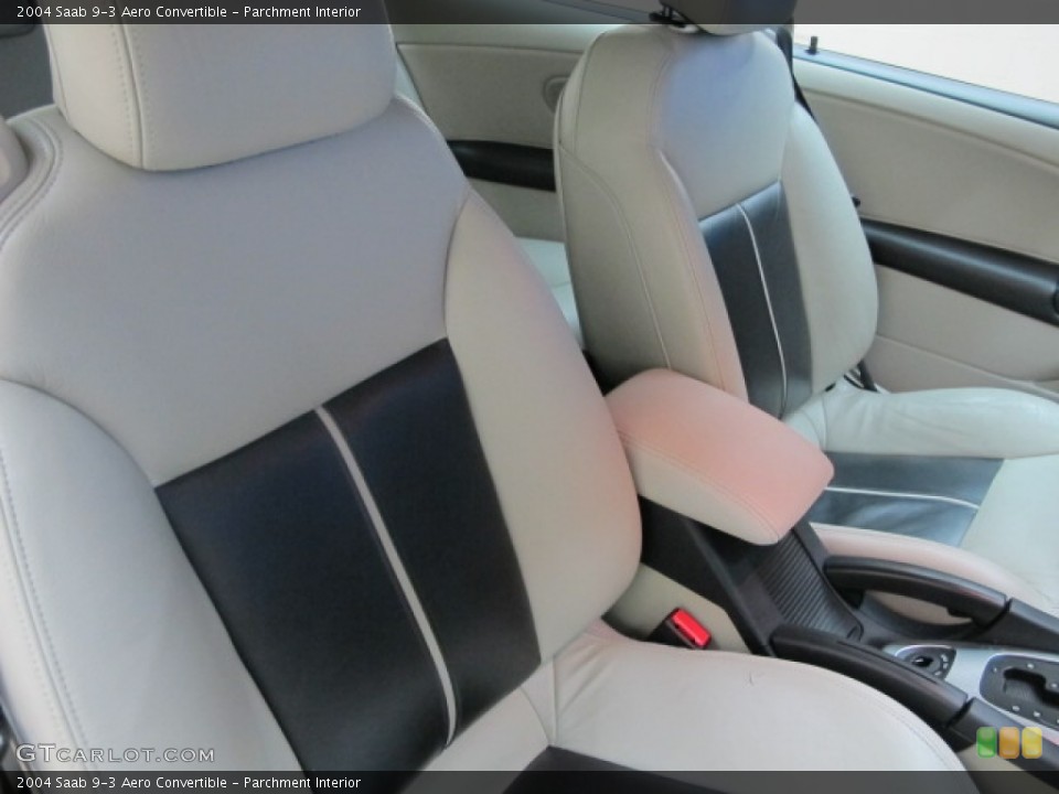 Parchment Interior Photo for the 2004 Saab 9-3 Aero Convertible #59928152