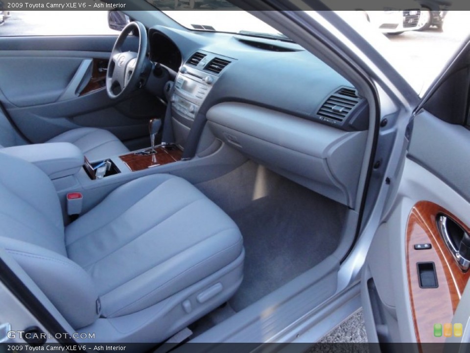 Ash Interior Photo for the 2009 Toyota Camry XLE V6 #59933690