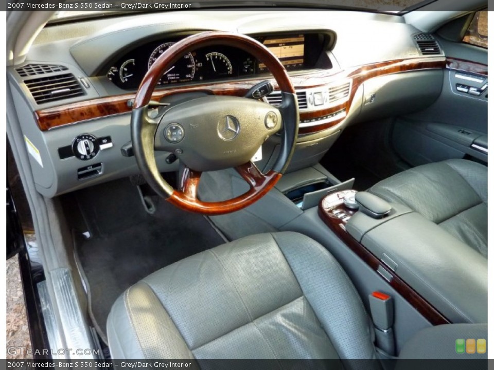 Grey/Dark Grey Interior Photo for the 2007 Mercedes-Benz S 550 Sedan #59946173
