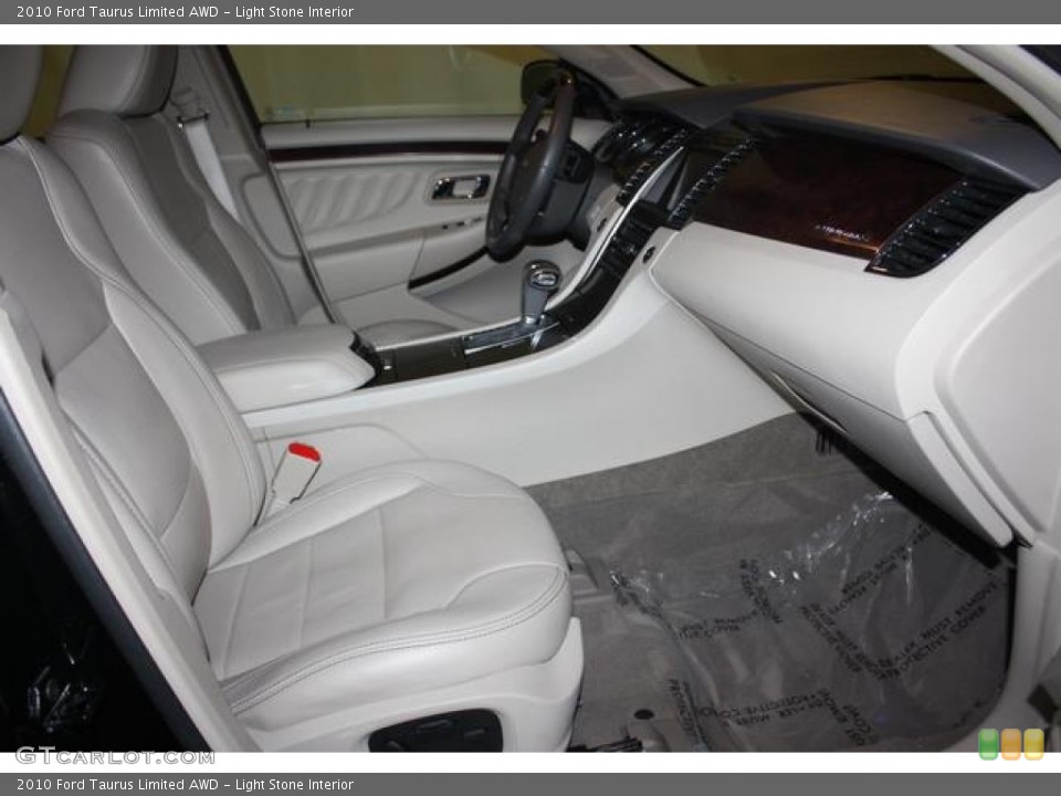 Light Stone Interior Photo for the 2010 Ford Taurus Limited AWD #59972857