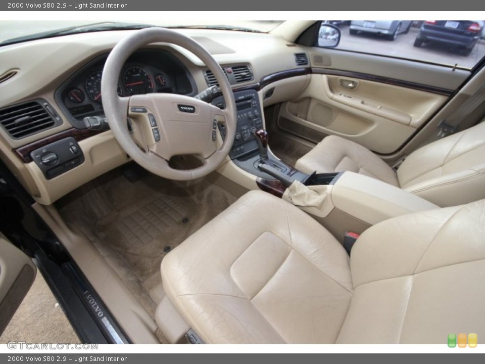 Light Sand Interior Photo for the 2000 Volvo S80 2.9 #59984278