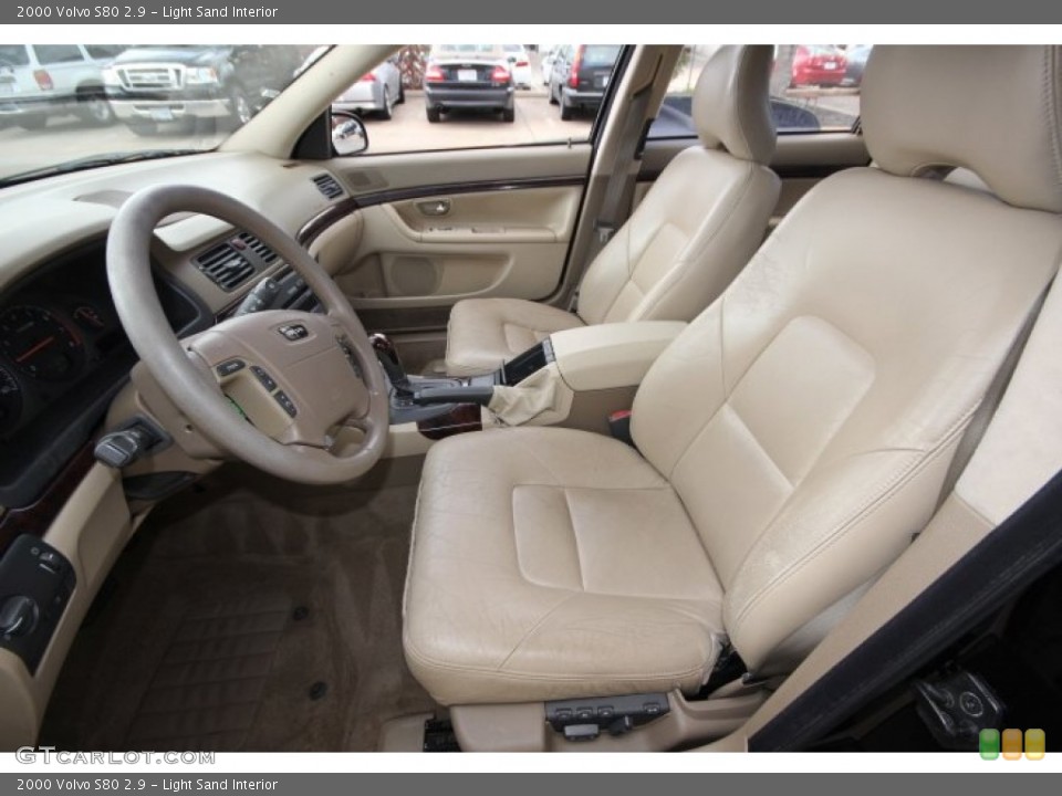 Light Sand Interior Photo for the 2000 Volvo S80 2.9 #59984289