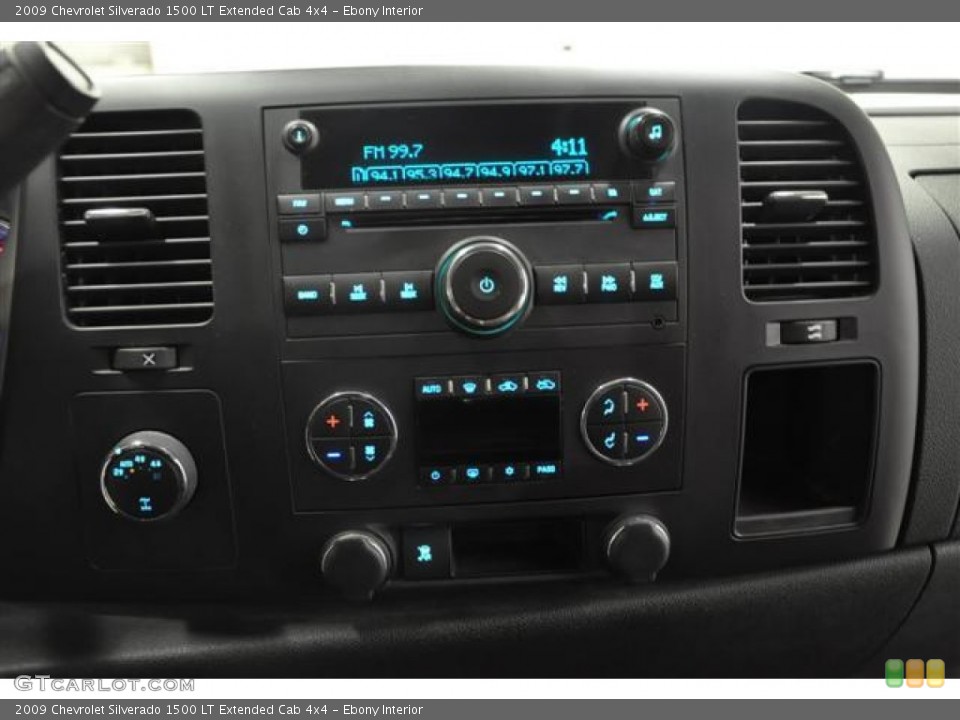 Ebony Interior Controls for the 2009 Chevrolet Silverado 1500 LT Extended Cab 4x4 #59985864