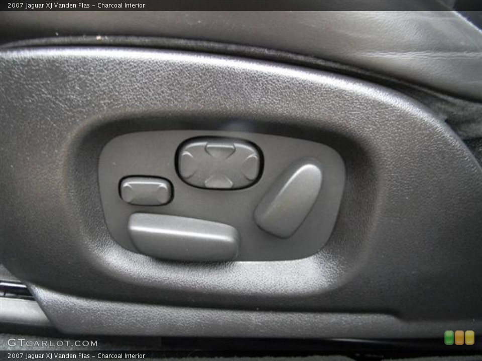 Charcoal Interior Controls for the 2007 Jaguar XJ Vanden Plas #59993398