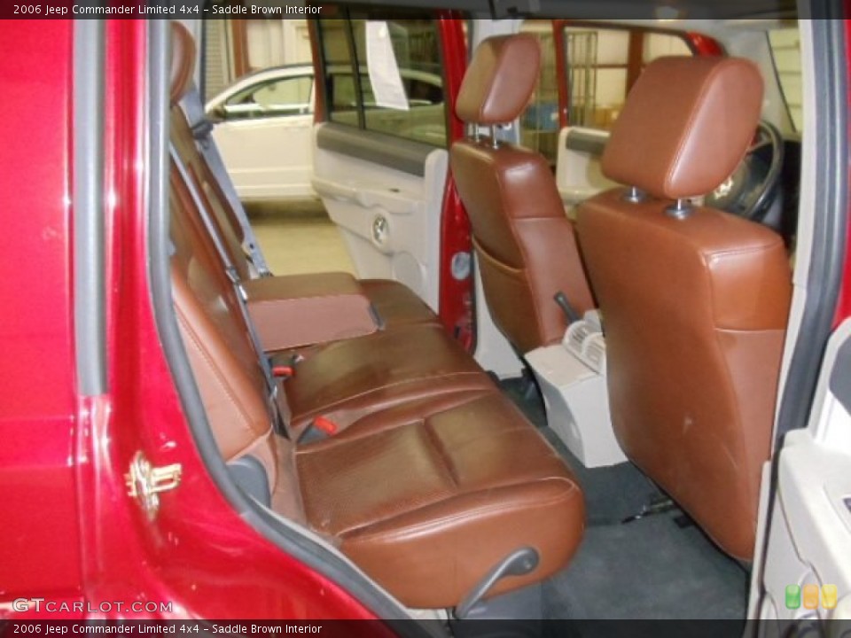 Saddle Brown Interior Photo for the 2006 Jeep Commander Limited 4x4 #60017407