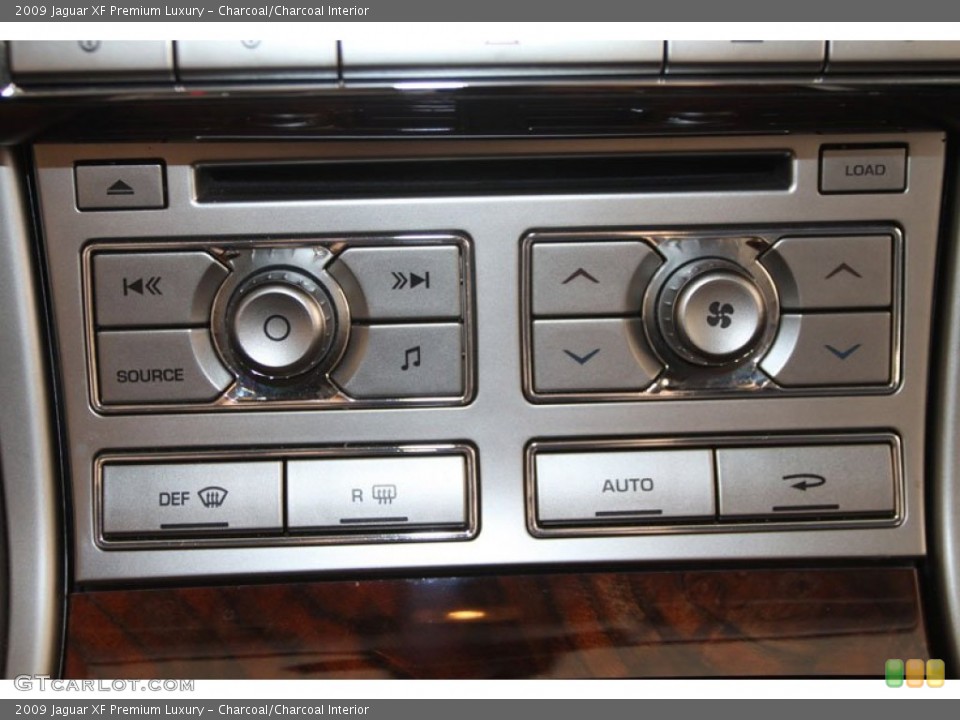 Charcoal/Charcoal Interior Controls for the 2009 Jaguar XF Premium Luxury #60031559