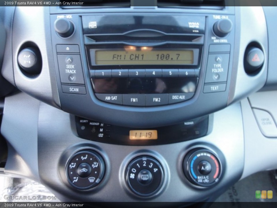 Ash Gray Interior Controls for the 2009 Toyota RAV4 V6 4WD #60080847