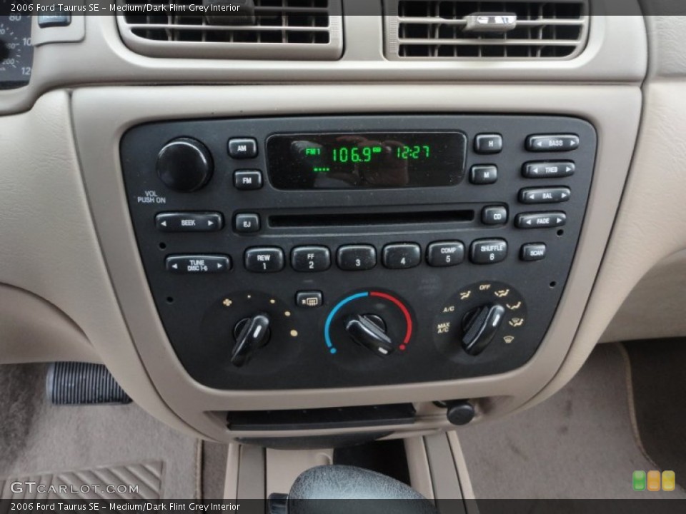 Medium/Dark Flint Grey Interior Controls for the 2006 Ford Taurus SE #60088674