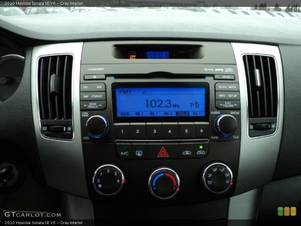 Gray Interior Controls for the 2010 Hyundai Sonata SE V6 #60093945