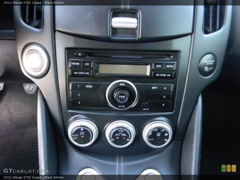 Black Interior Controls for the 2011 Nissan 370Z Coupe #60100200