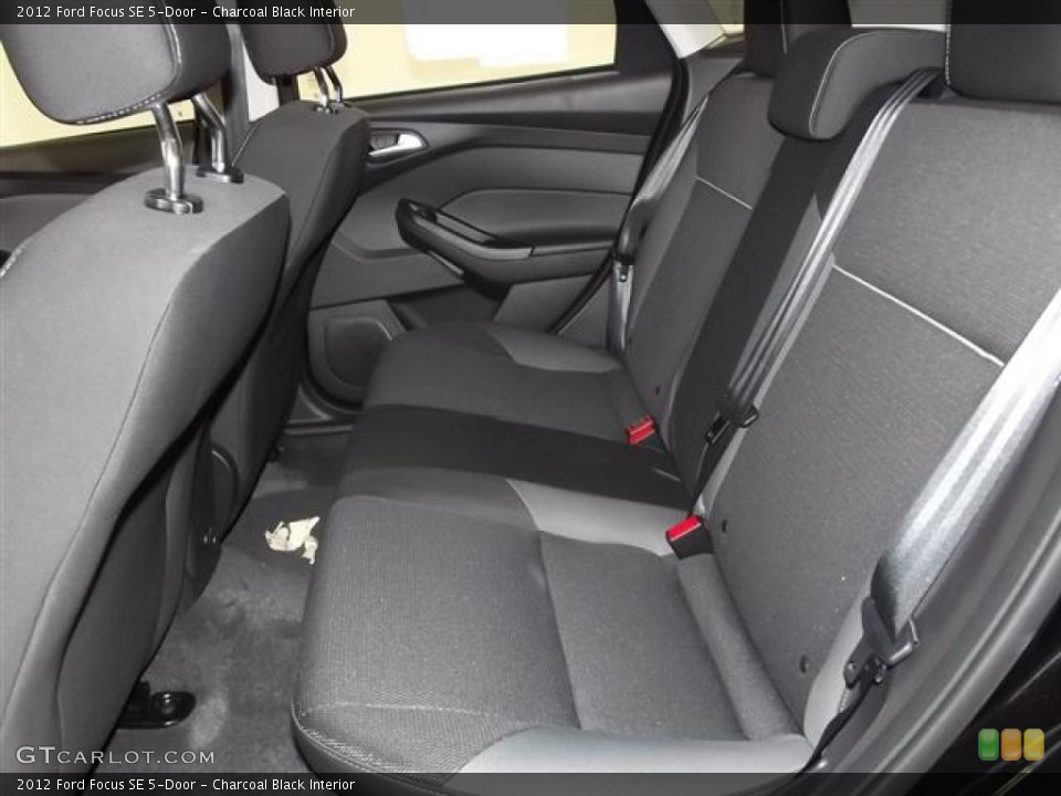 Charcoal Black Interior Photo for the 2012 Ford Focus SE 5-Door #60122274