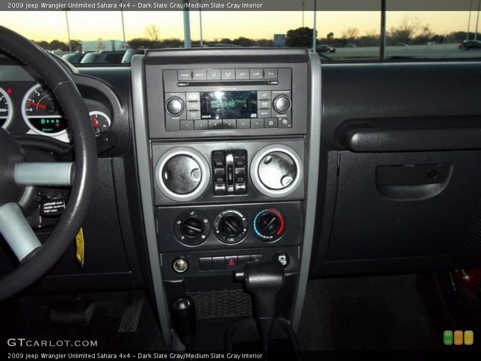 Dark Slate Gray/Medium Slate Gray Interior Controls for the 2009 Jeep Wrangler Unlimited Sahara 4x4 #60129495