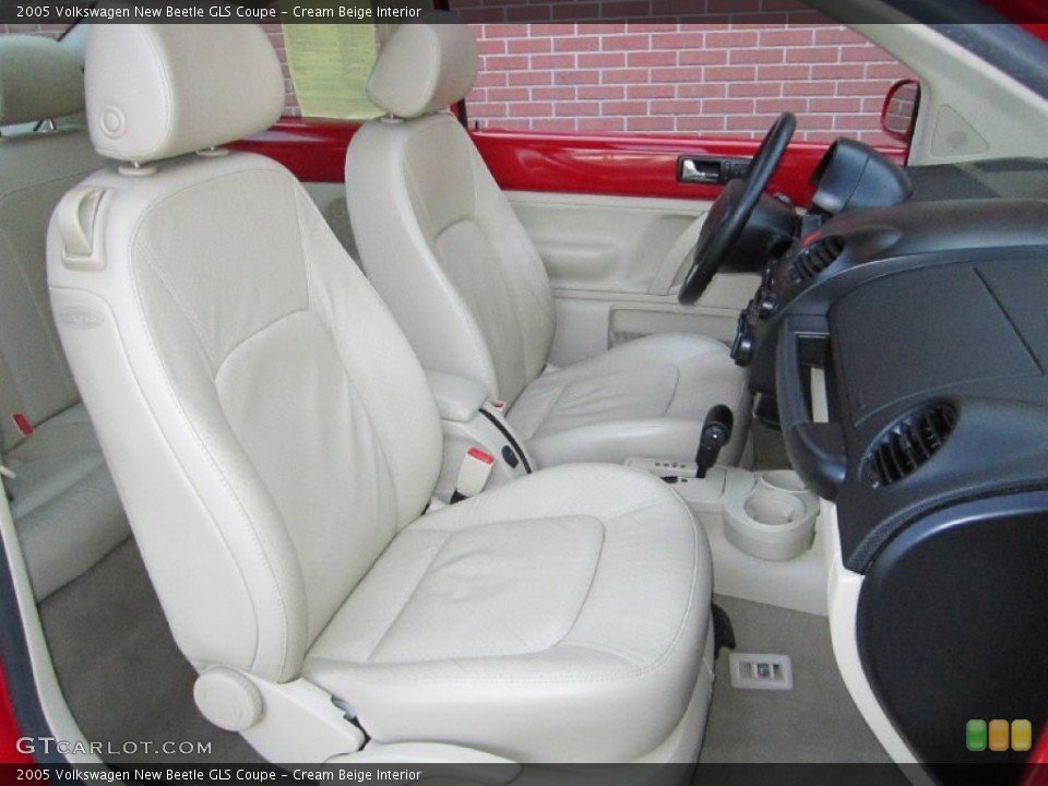 Cream Beige Interior Photo for the 2005 Volkswagen New Beetle GLS Coupe #60134022