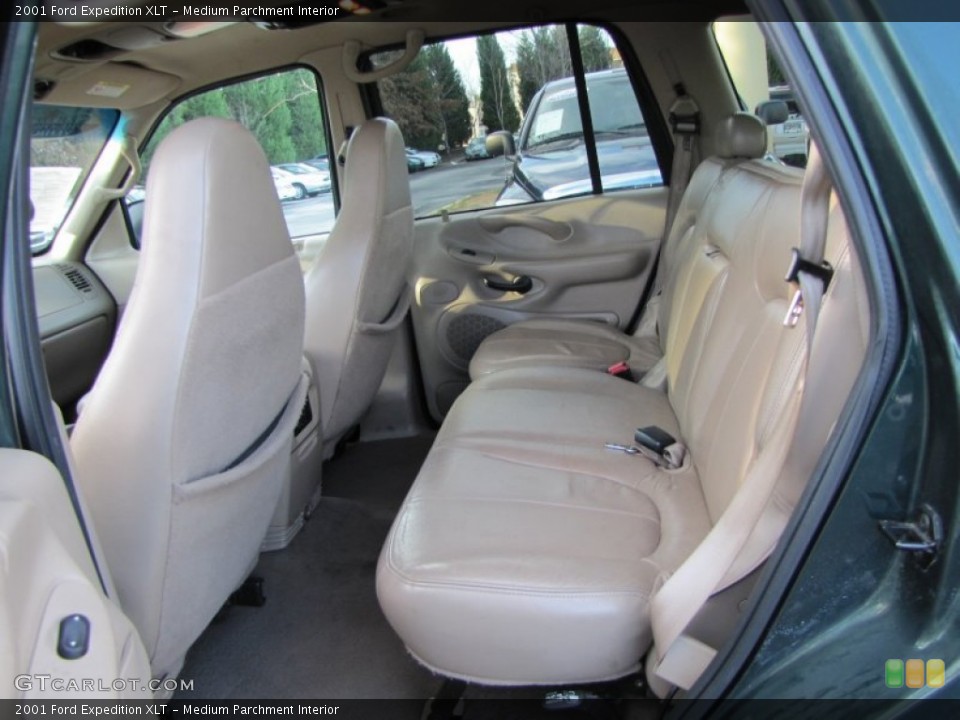 Medium Parchment Interior Photo for the 2001 Ford Expedition XLT #60143295