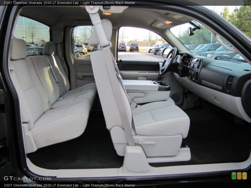 Light Titanium/Ebony Black Interior Photo for the 2007 Chevrolet Silverado 1500 LT Extended Cab #60143991