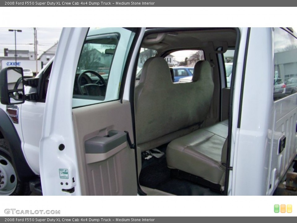 Medium Stone Interior Photo for the 2008 Ford F550 Super Duty XL Crew Cab 4x4 Dump Truck #60167295
