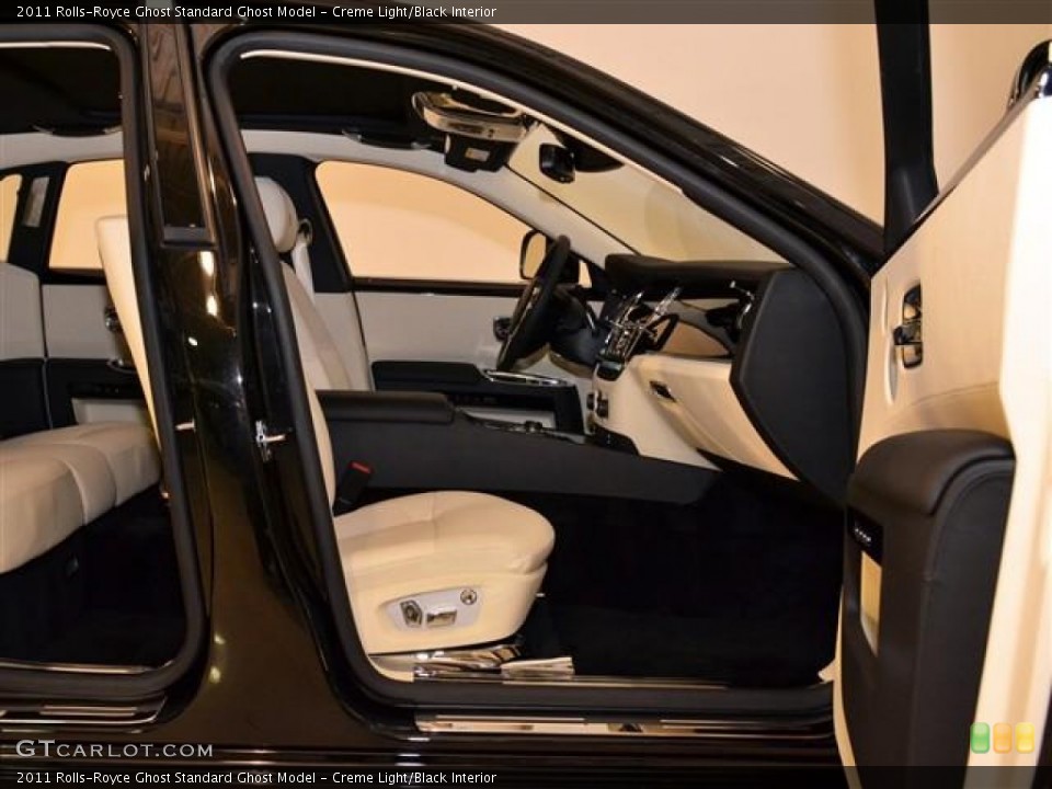 Creme Light/Black Interior Photo for the 2011 Rolls-Royce Ghost  #60167709
