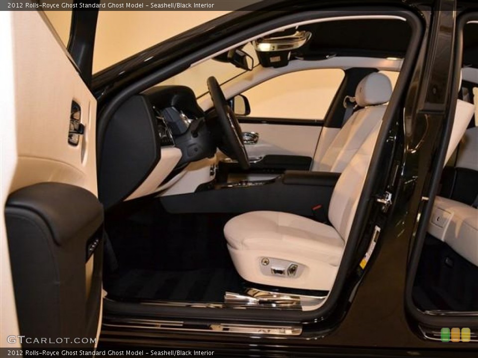 Seashell/Black Interior Photo for the 2012 Rolls-Royce Ghost  #60167955