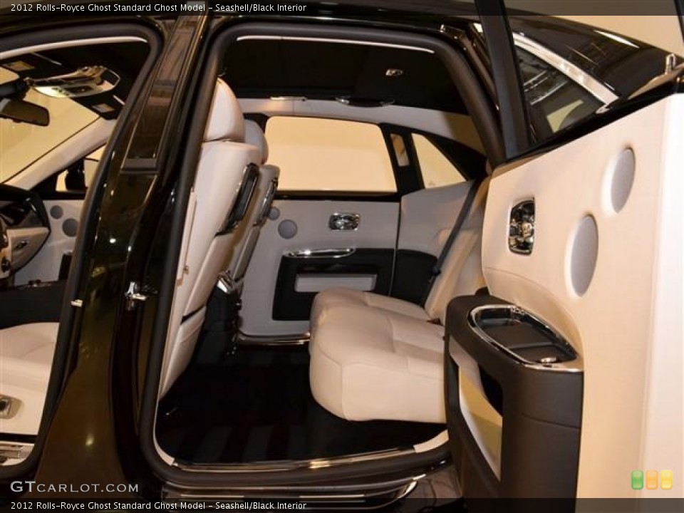 Seashell/Black Interior Photo for the 2012 Rolls-Royce Ghost  #60167991