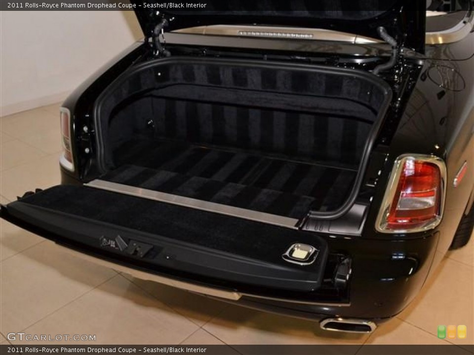 Seashell/Black Interior Trunk for the 2011 Rolls-Royce Phantom Drophead Coupe #60169194