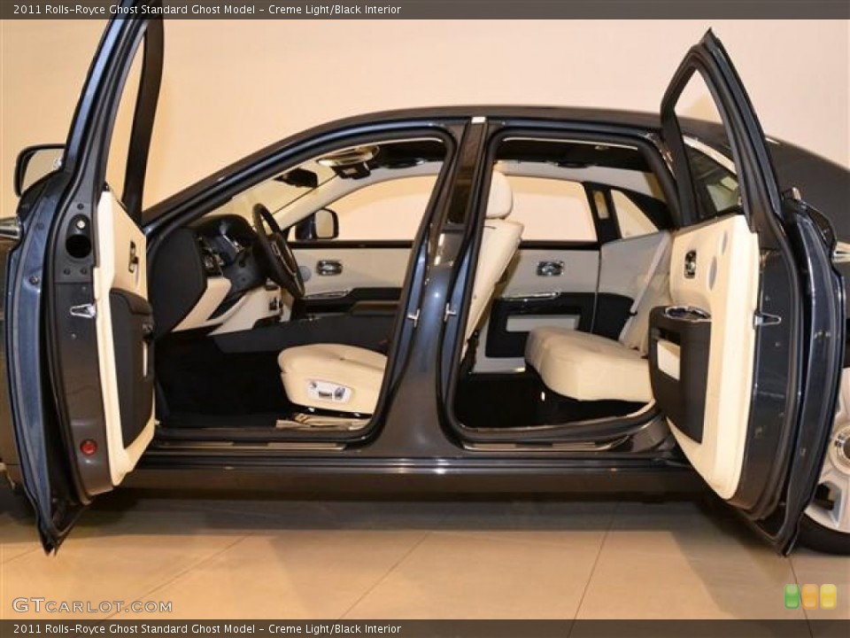 Creme Light/Black Interior Photo for the 2011 Rolls-Royce Ghost  #60169452