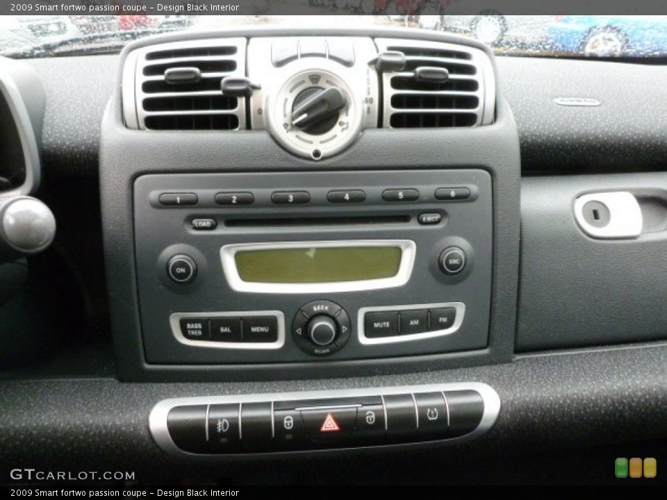 Design Black Interior Audio System for the 2009 Smart fortwo passion coupe #60196489