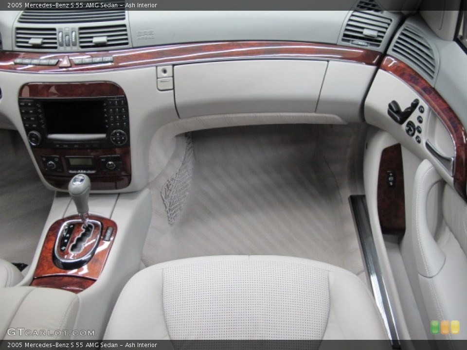 Ash Interior Photo for the 2005 Mercedes-Benz S 55 AMG Sedan #60198607