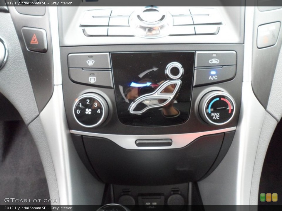Gray Interior Controls for the 2012 Hyundai Sonata SE #60208246