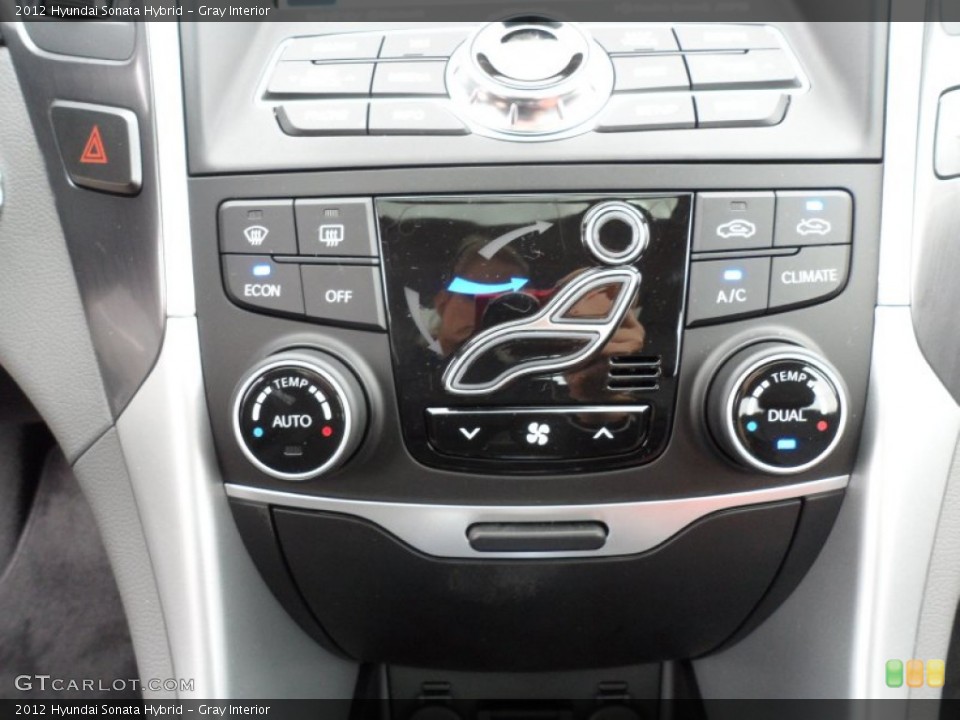 Gray Interior Controls for the 2012 Hyundai Sonata Hybrid #60211963