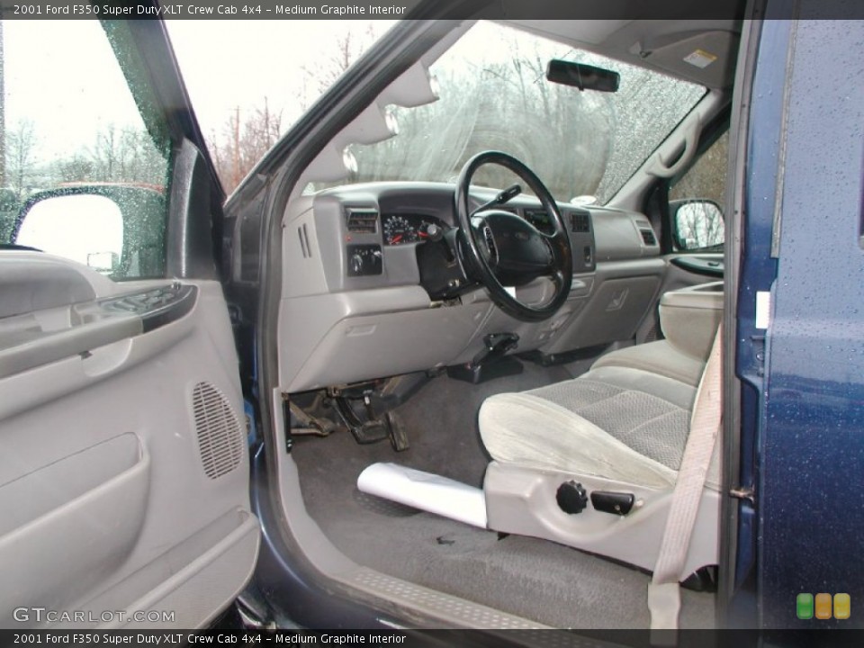 Medium Graphite Interior Photo for the 2001 Ford F350 Super Duty XLT Crew Cab 4x4 #60251207