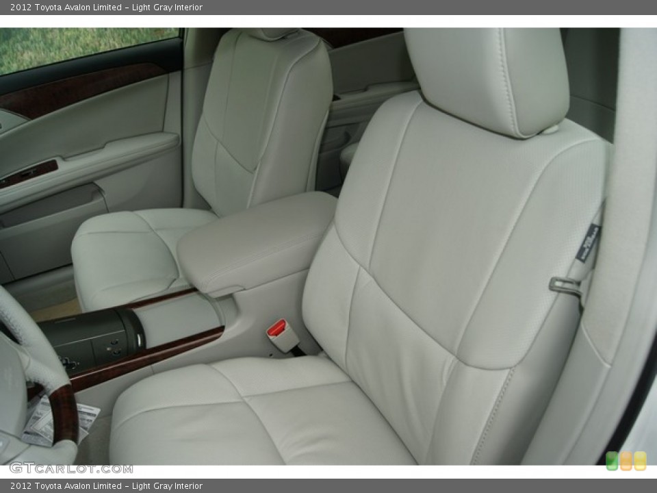 Light Gray Interior Photo for the 2012 Toyota Avalon Limited #60259985