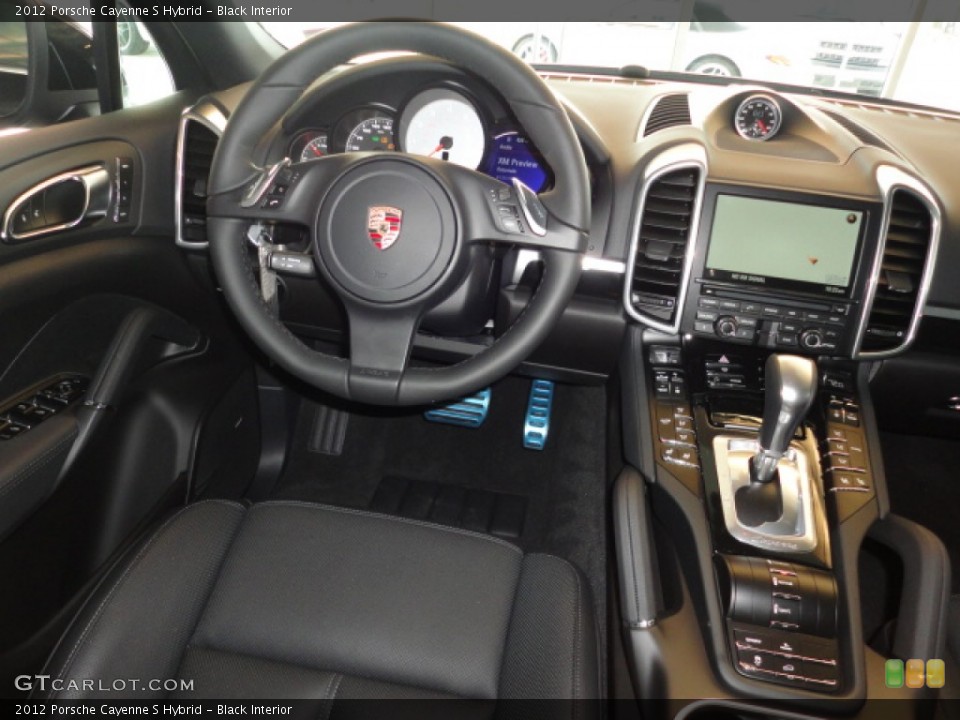Black Interior Dashboard for the 2012 Porsche Cayenne S Hybrid #60267386