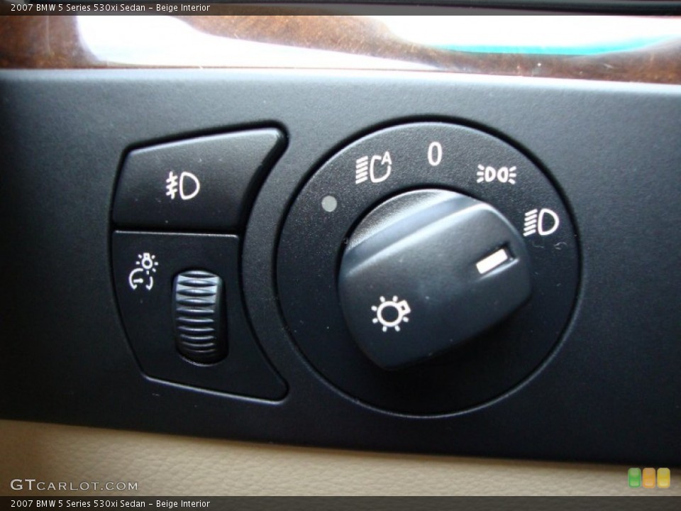 Beige Interior Controls for the 2007 BMW 5 Series 530xi Sedan #60277289