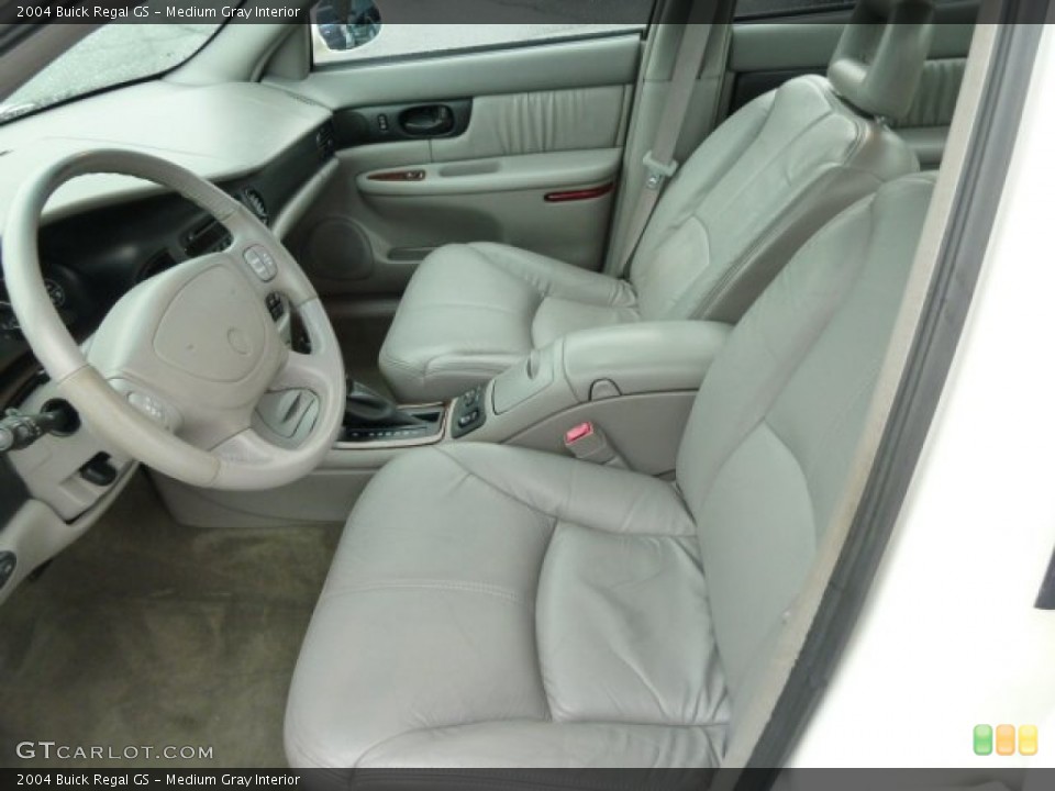 Medium Gray Interior Photo for the 2004 Buick Regal GS #60287489