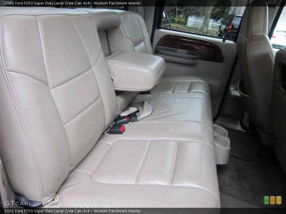 Medium Parchment Interior Photo for the 2001 Ford F350 Super Duty Lariat Crew Cab 4x4 #60351683