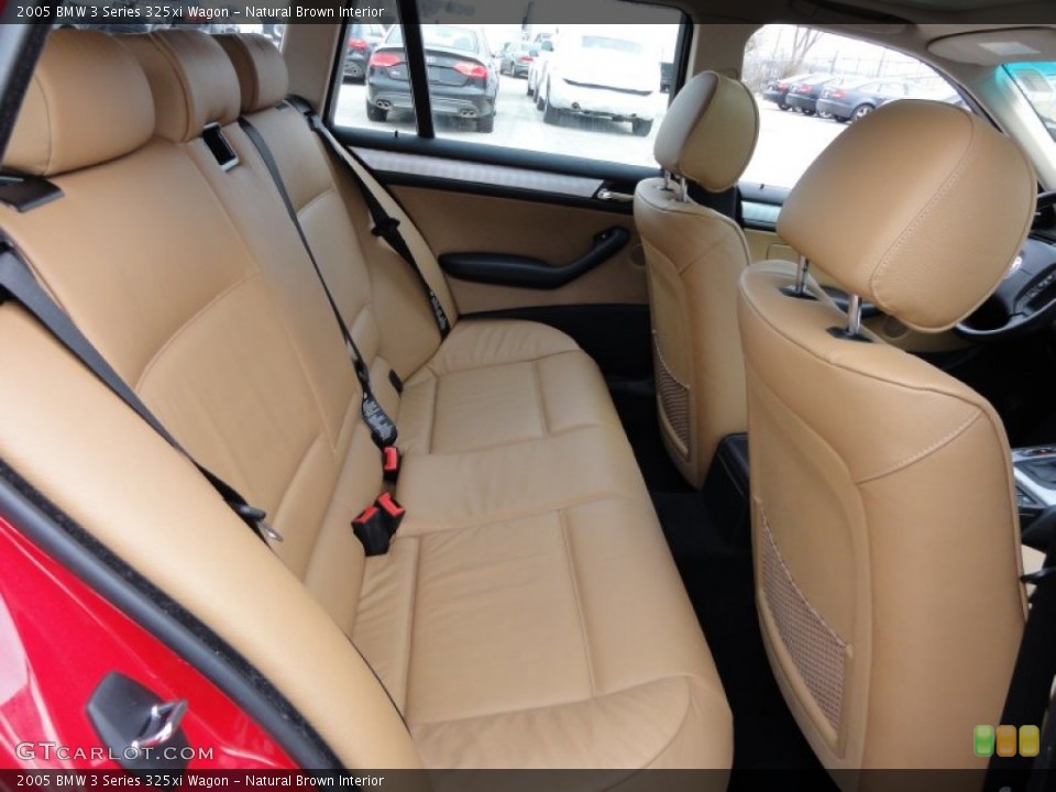 Natural Brown Interior Photo for the 2005 BMW 3 Series 325xi Wagon #60357230