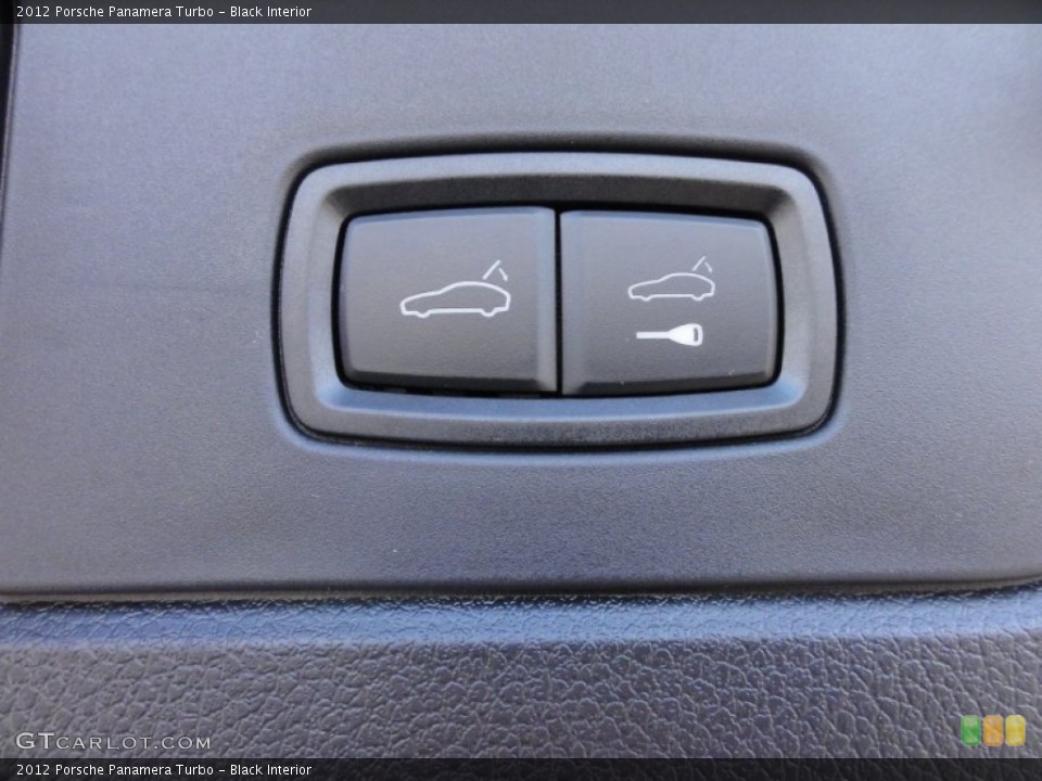 Black Interior Controls for the 2012 Porsche Panamera Turbo #60359033