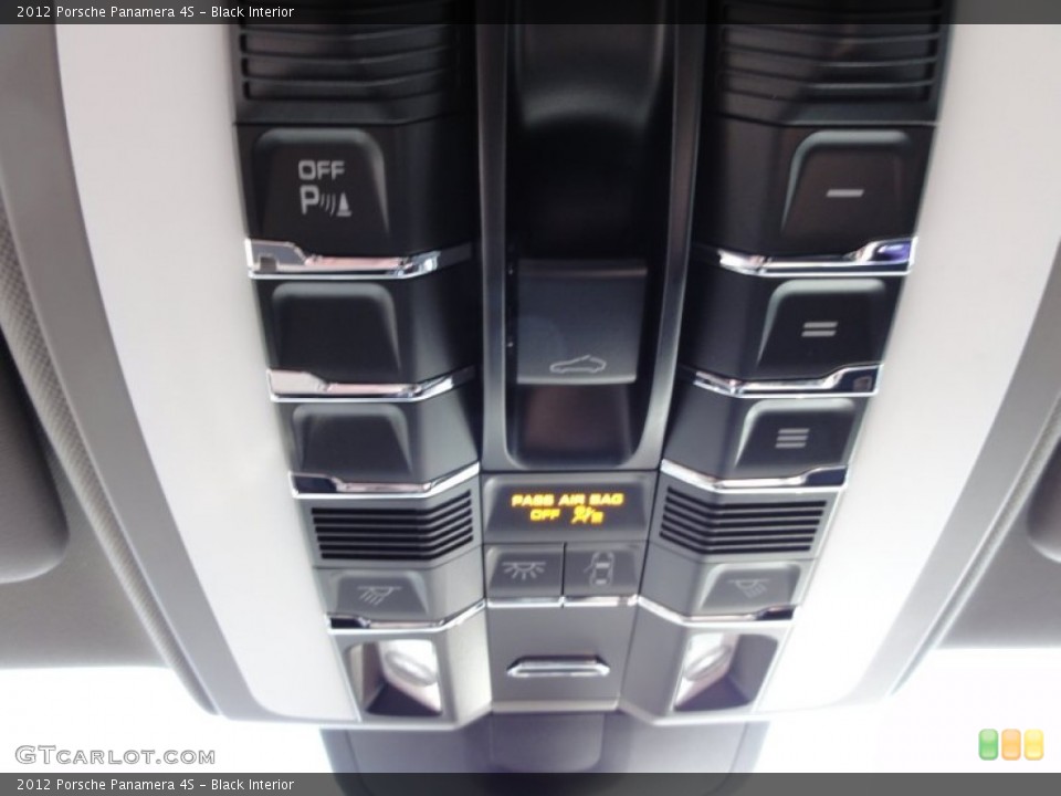 Black Interior Controls for the 2012 Porsche Panamera 4S #60360352