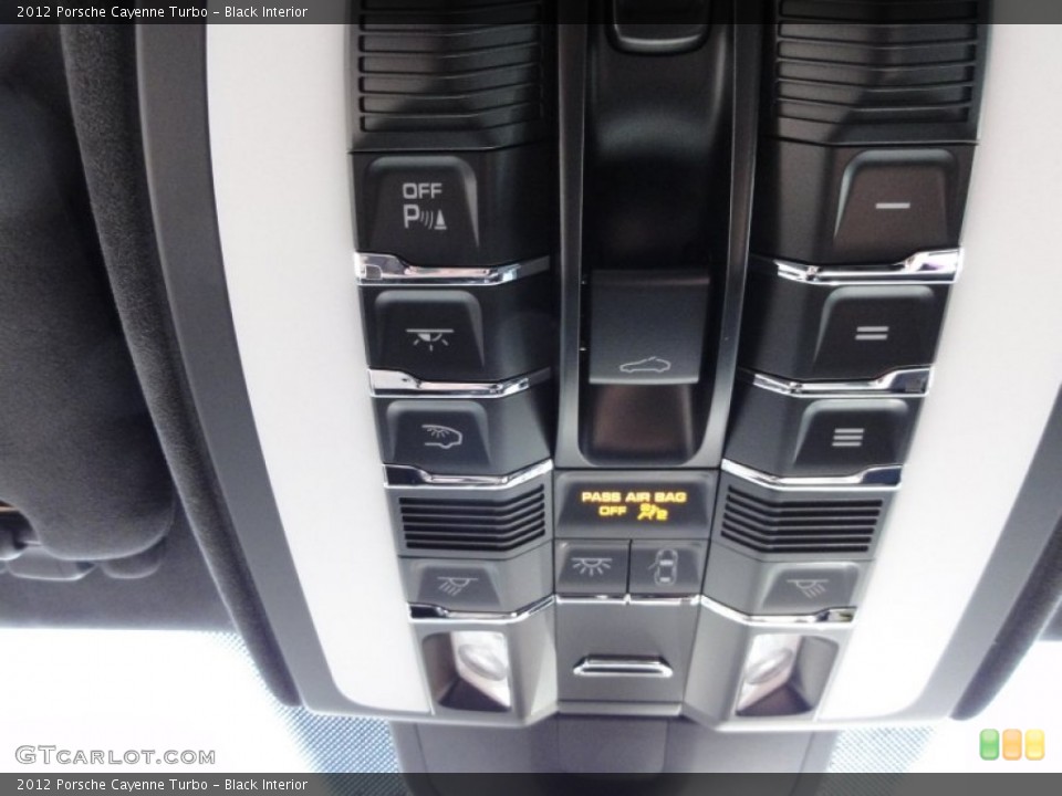Black Interior Controls for the 2012 Porsche Cayenne Turbo #60361476