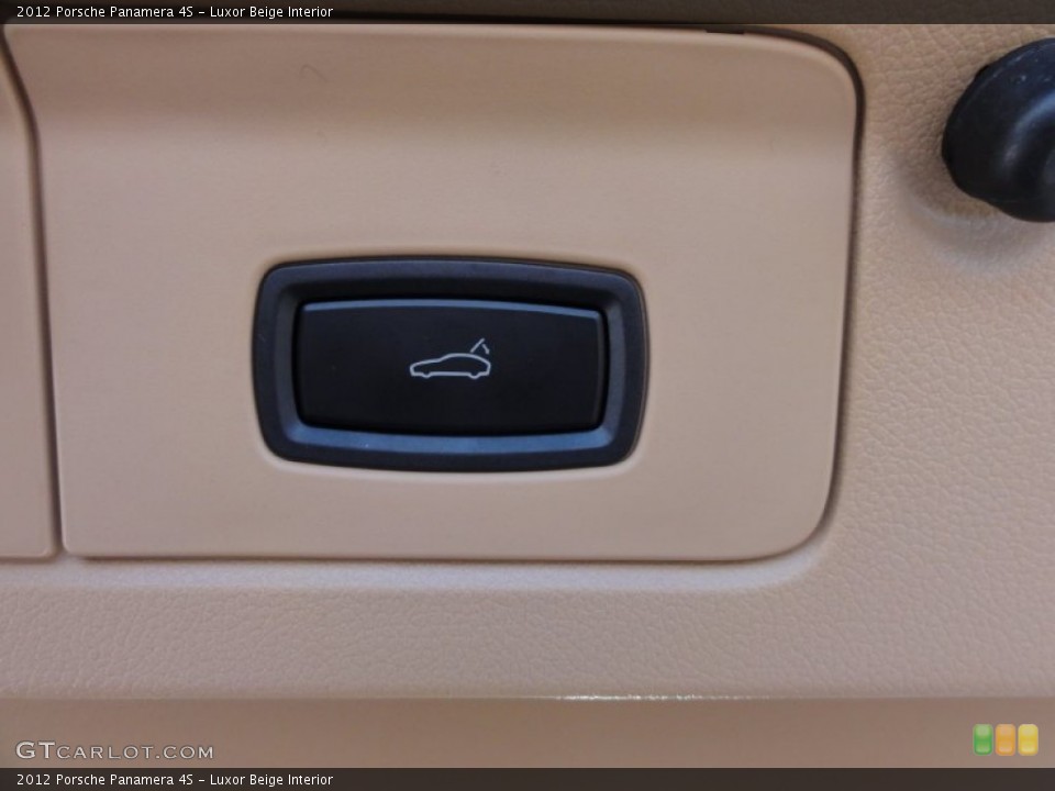 Luxor Beige Interior Controls for the 2012 Porsche Panamera 4S #60361812